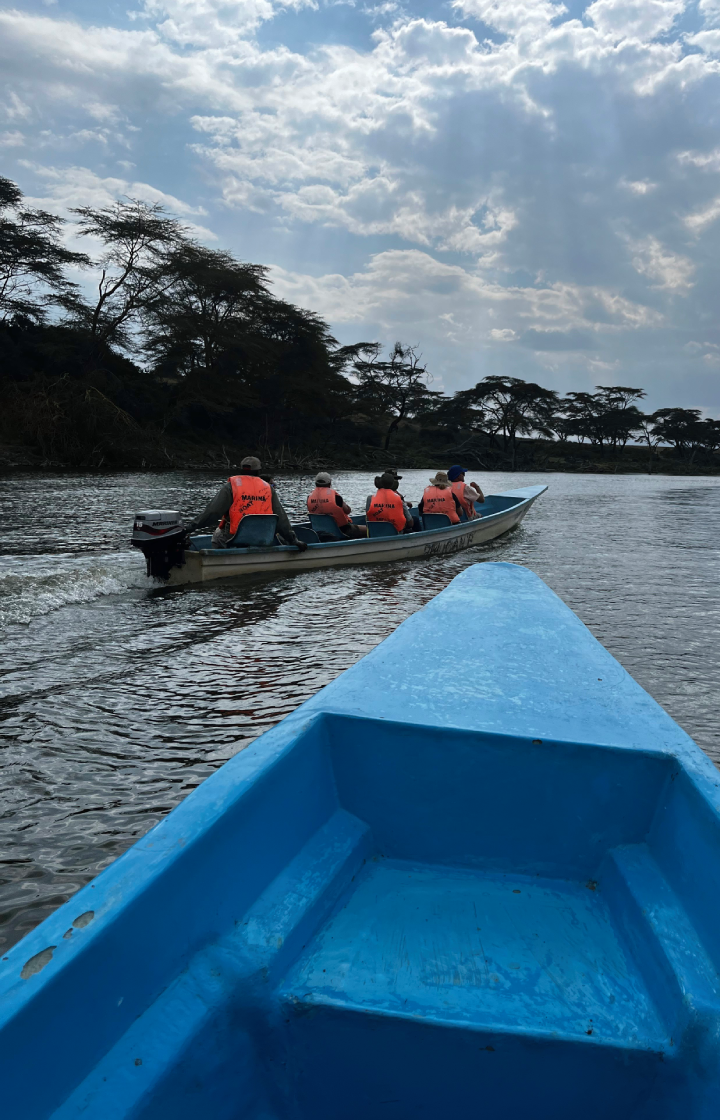 5-Days Kenya Safari: Masai Mara, Lake Naivasha, Amboseli & Coast Boating